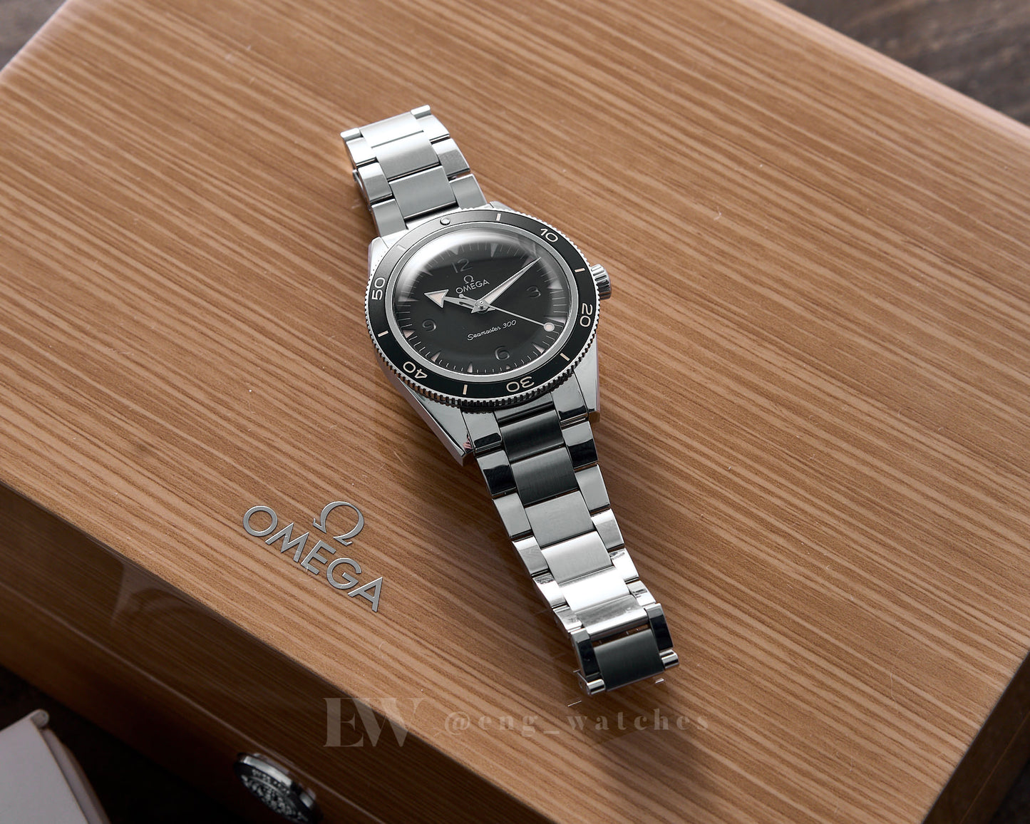 OMEGA SEAMASTER 300