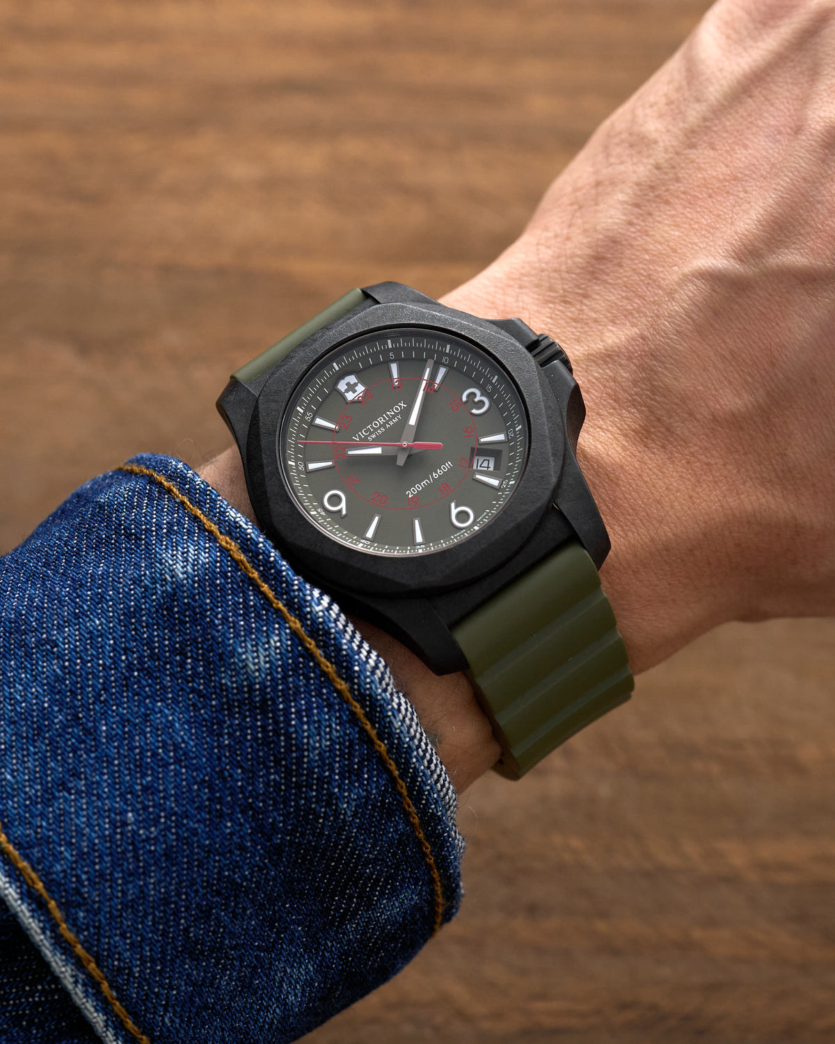 Victorinox Swiss Army I.N.O.X. Carbon Limited Edition