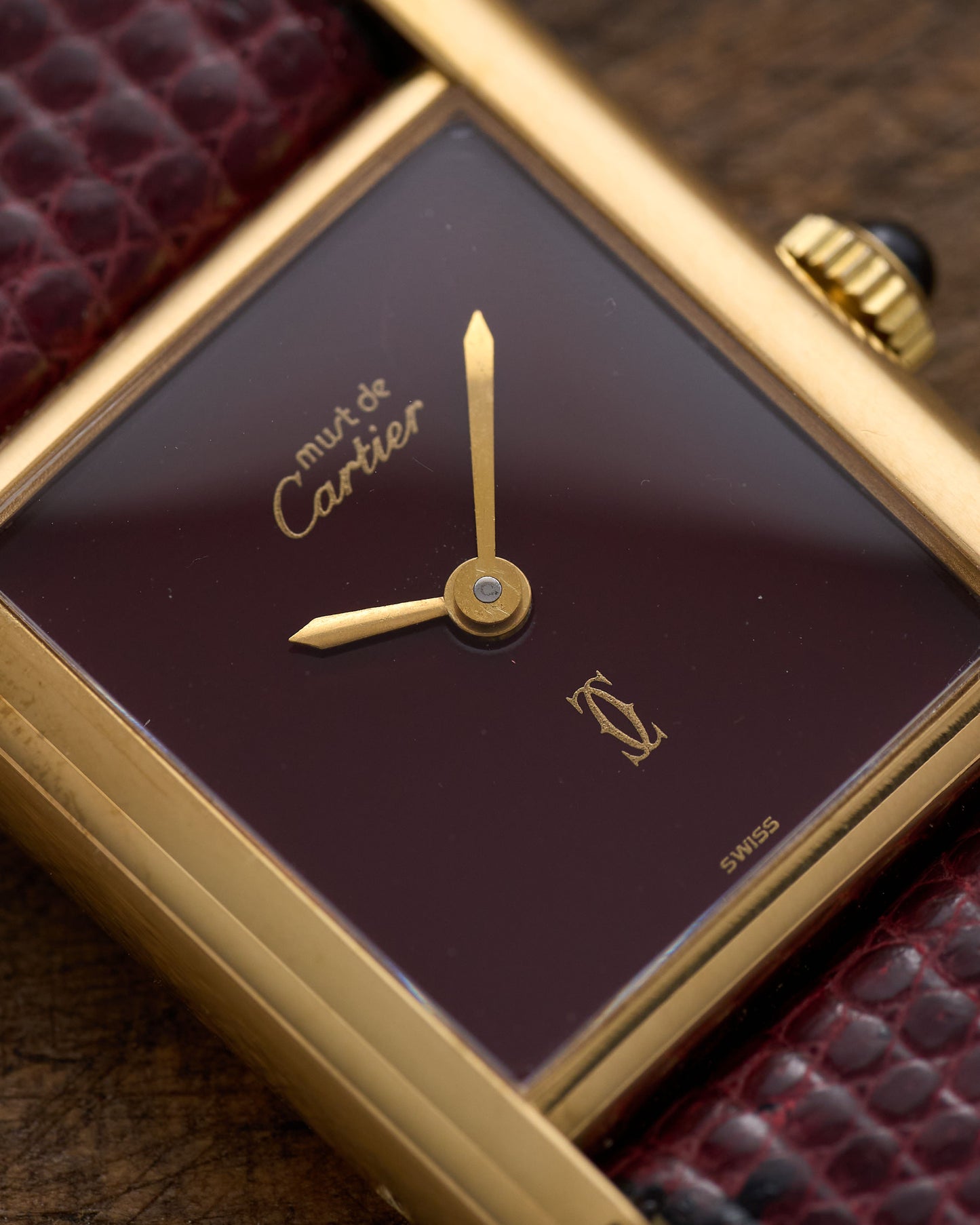 Cartier Tank Must de Cartier "Burgundy" - Petite Modèle