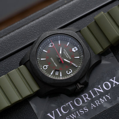 Victorinox Swiss Army I.N.O.X. Carbon Limited Edition