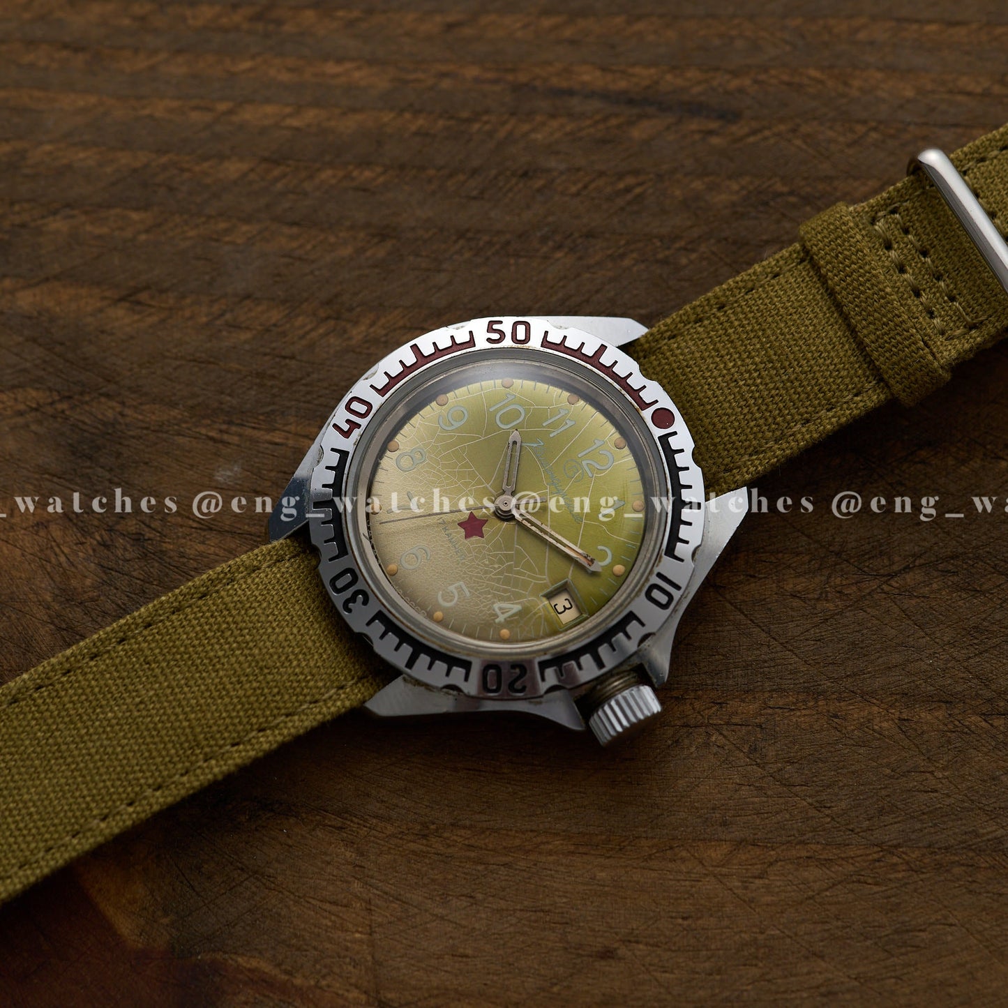 Vostok Komandirskie Red Star Sous-Marine